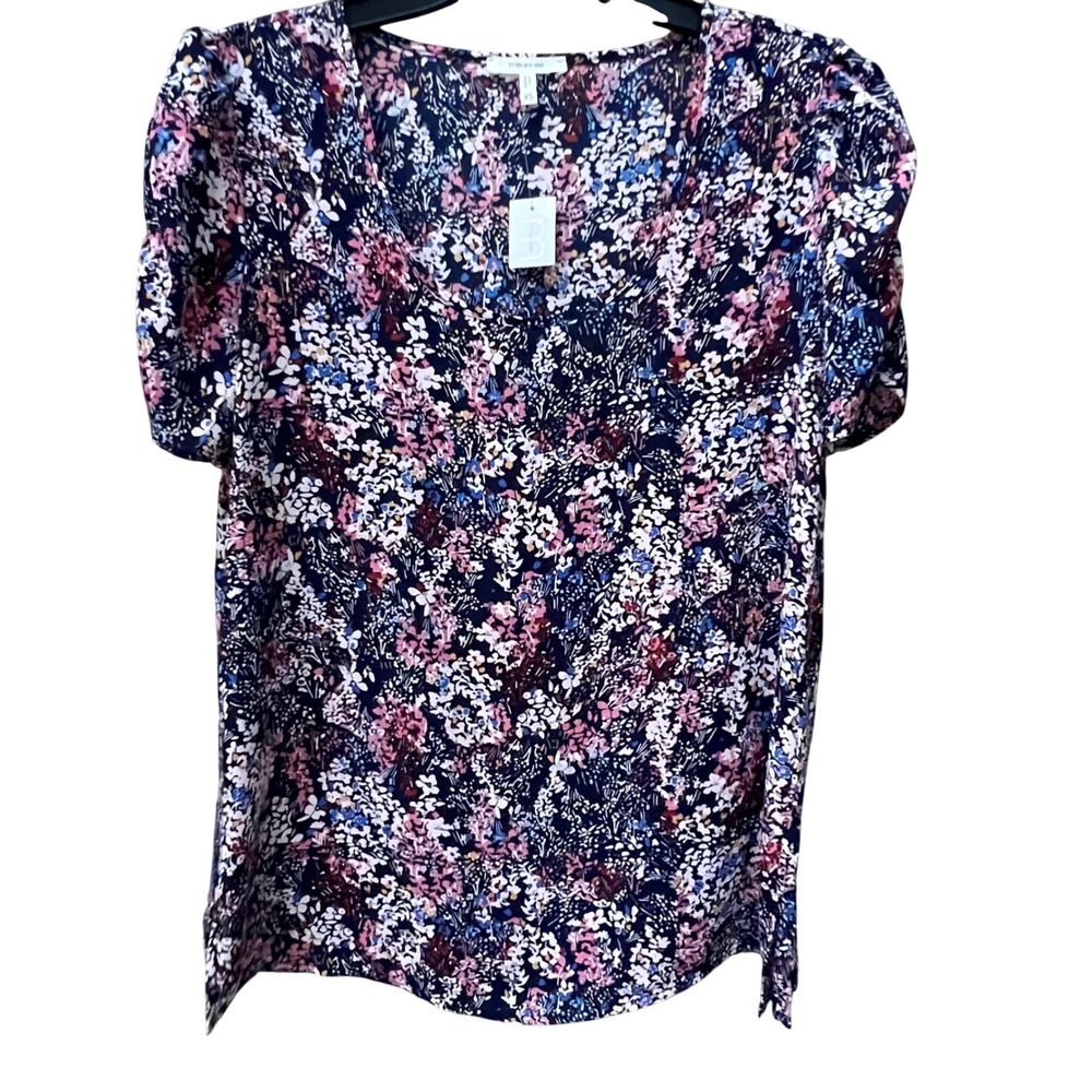 NWT Maurices‎ W/XS Floral Puff Sleeve. FYI, tighter in chest than it appears.